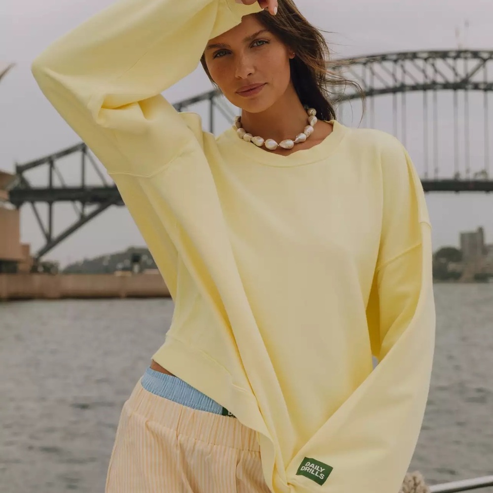 DAILY DRILLS Yellow Oversized Crewneck M/L